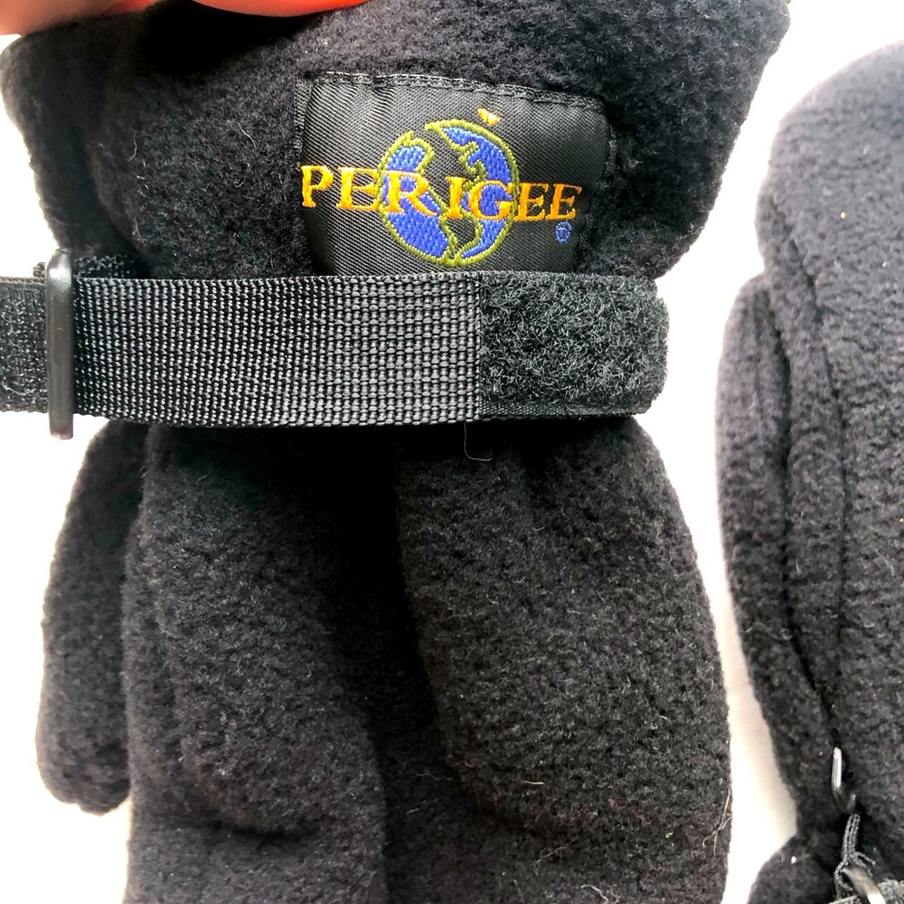 Perigee fleece mittens - thick! Size small. Strip of padding on thumb/palm shown